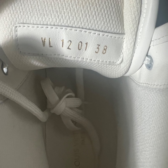 Louis Vuitton sneakers - Picture 15 of 17